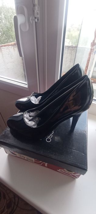 Продам новые туфли