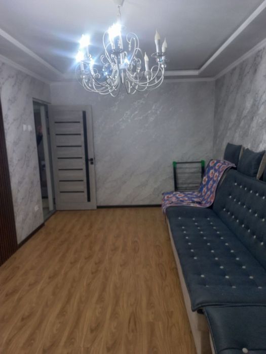 Продается 2х квартира 4й микрорайон Чирчик