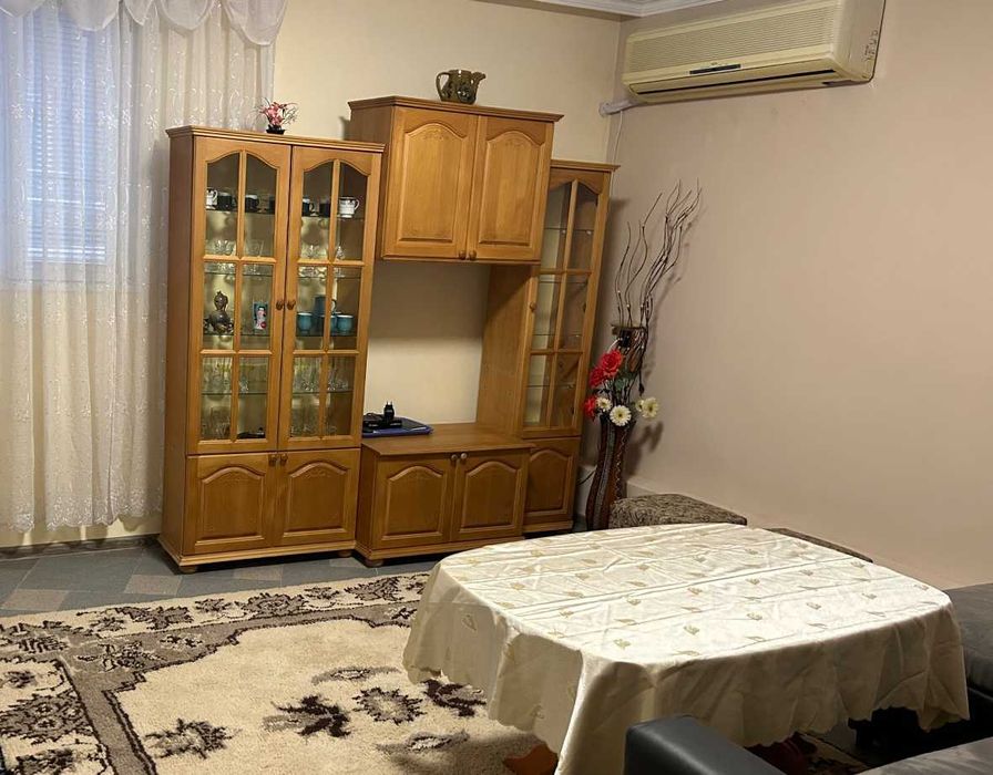 Дава се под наем Етаж от къща в Бургас, Победа - 200 кв.м за 250 € - Снимка #1
