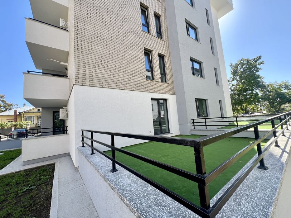 Apartament in bloc NOU!!! Posibilitate spatiu comercial sau locuinta.