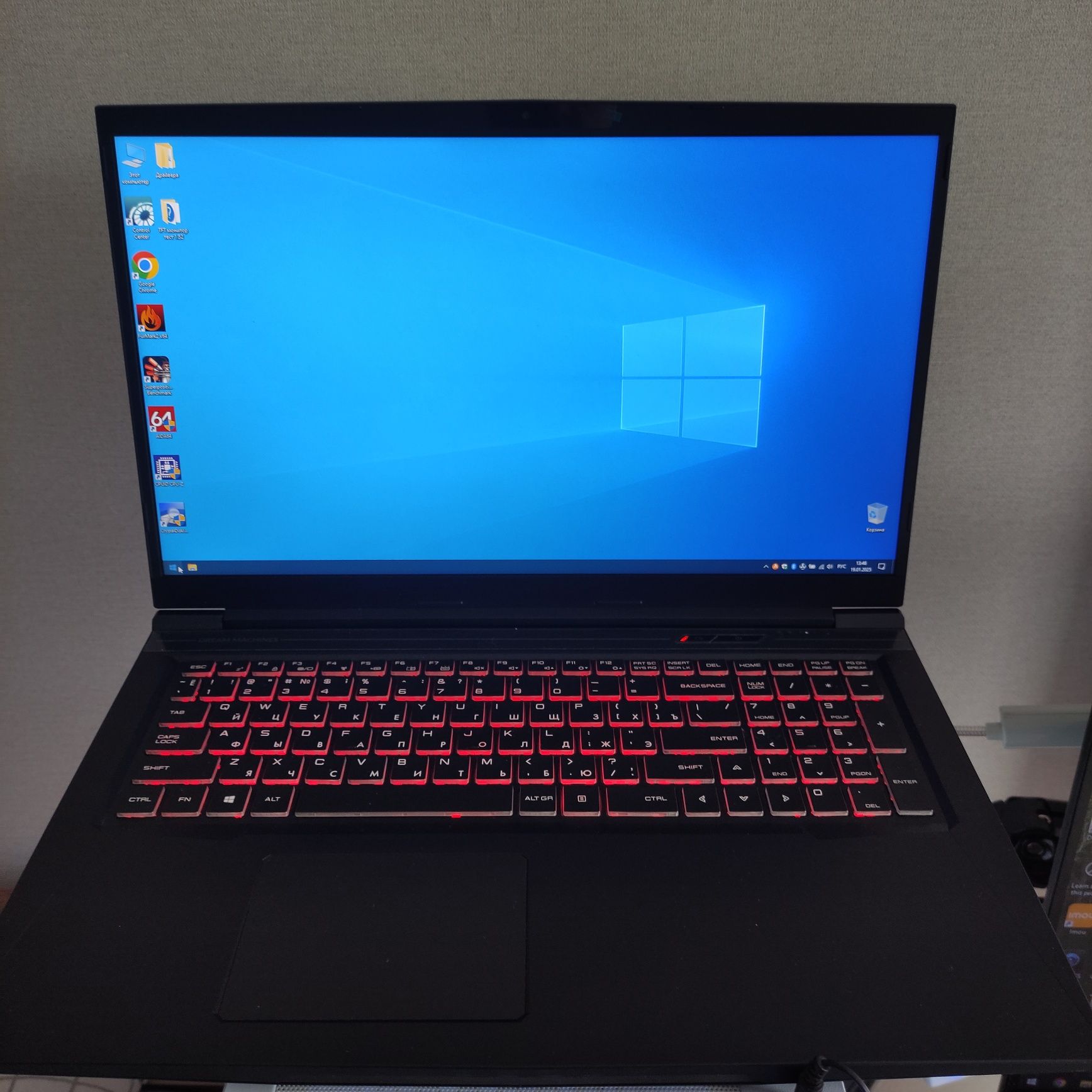 игровой ноутбук 17.3"  FHD , core  I7, DDR4 16Гб, RTX3060,М.2 256Гб