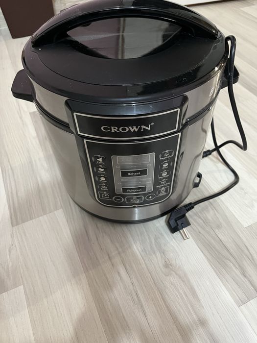 Мултикукър Crown , 6л , 8програми