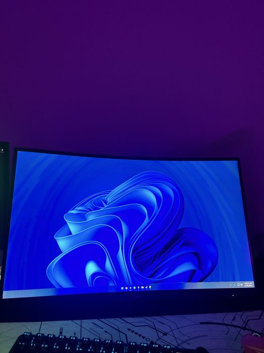 Vand Monitor Gaming Curbat WLED VA AOC 27" FHD 240Hz 0.5 ms