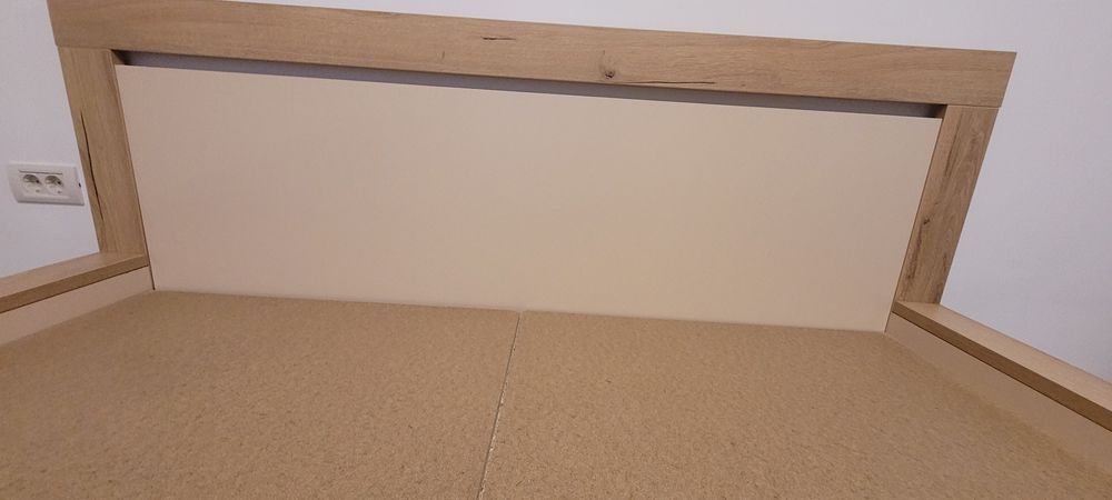Cadru pat 160/200 stare impecabila.