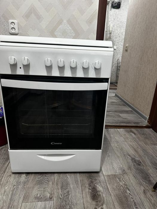 Продам газ плиту