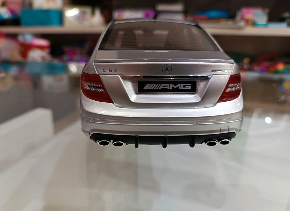 Mercedes w204 C63 AMG 1:18