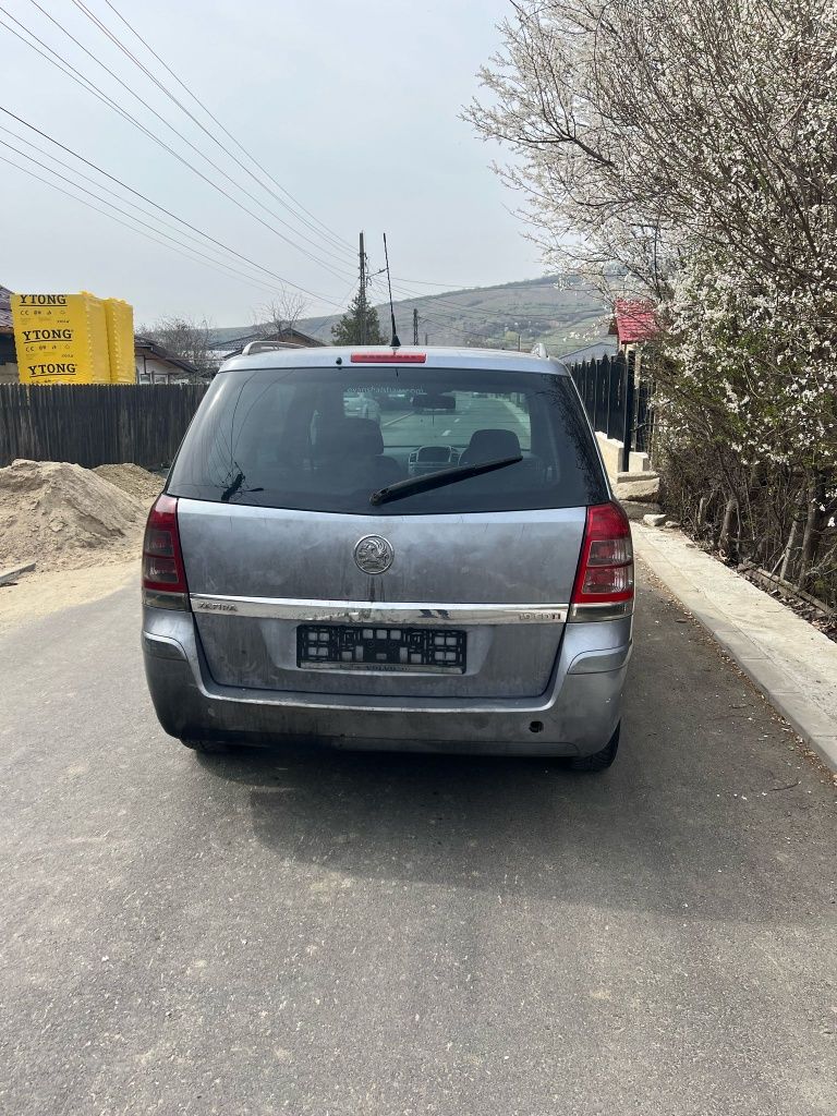 Dezmembrez opel zafira b 1.9d 150 cp