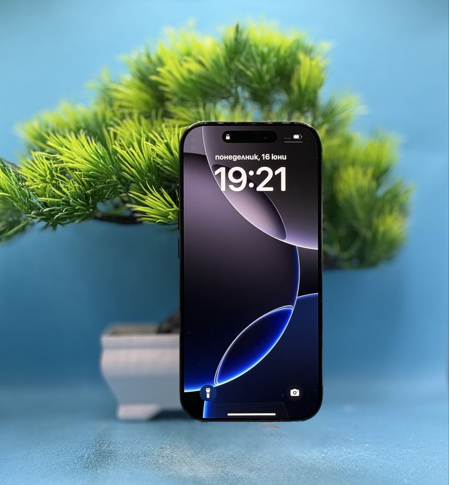 ГАРАНЦИОНЕН!!! Apple iPhone 16 Pro, 128GB, 5G, Black Titanium