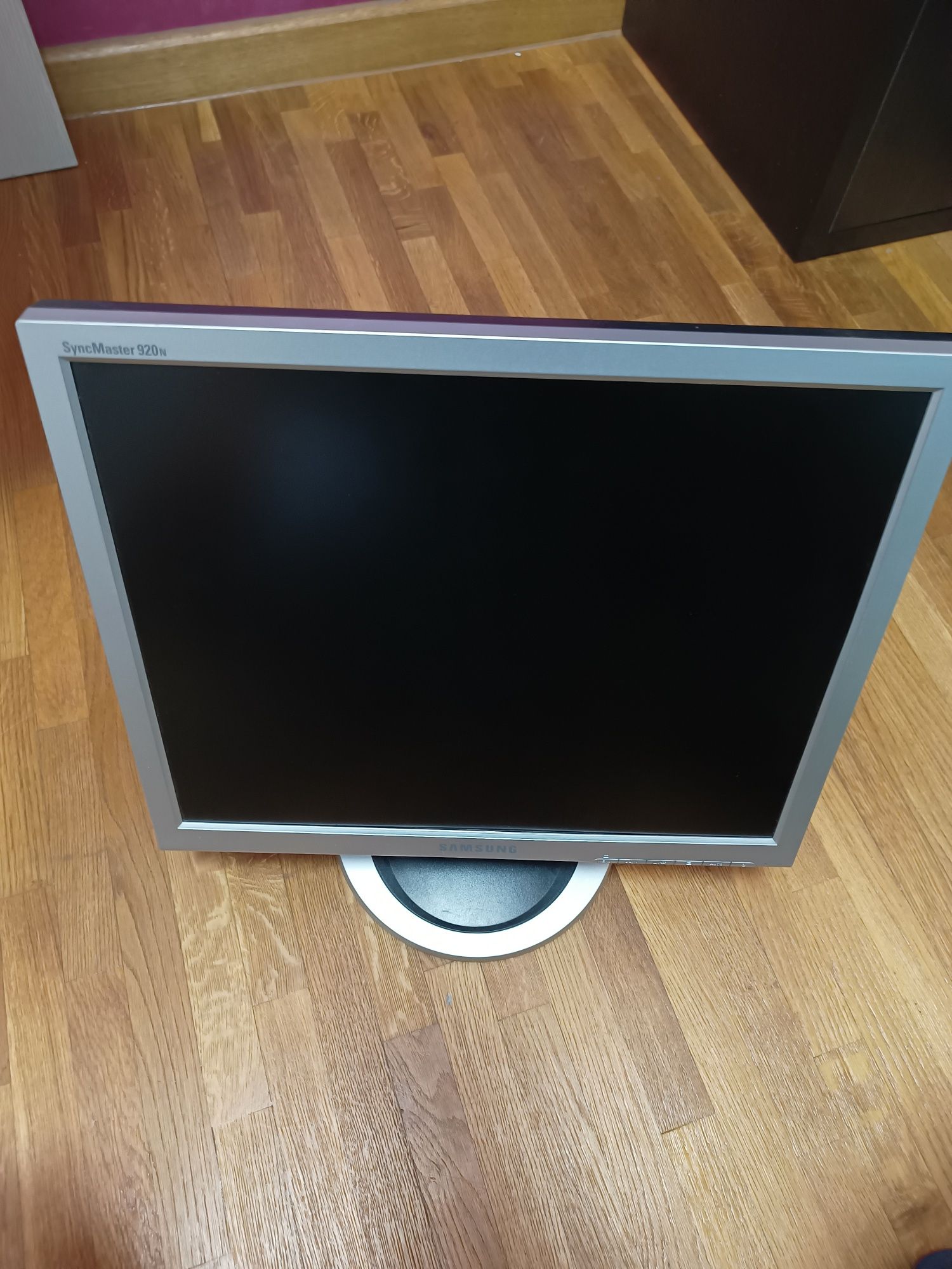 Vand monitor LCD Samsung 920N 19 inci