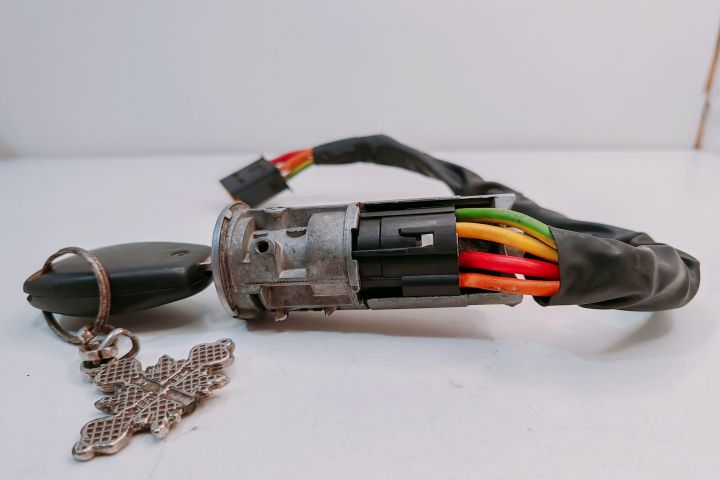 Contact de Pornire  cu Telecomanda Dacia Logan prima generatie seria