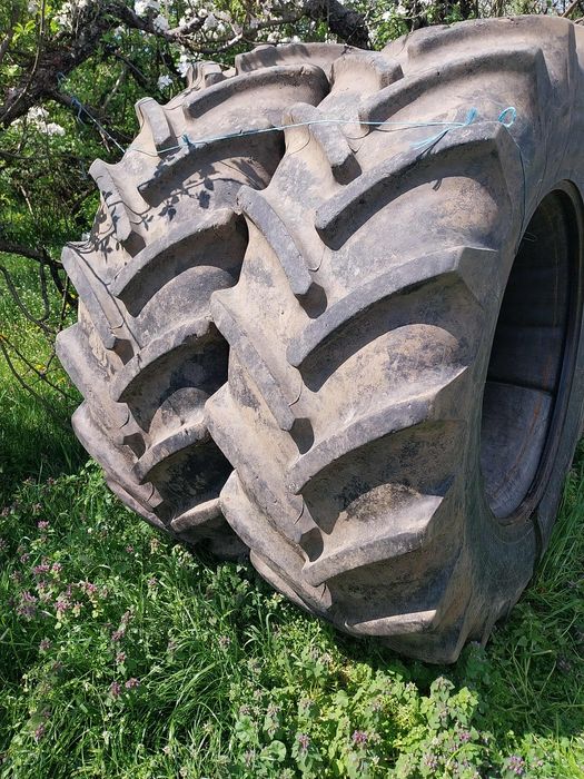 Vând cauciucuri 50*80*70*38 tot cu camere