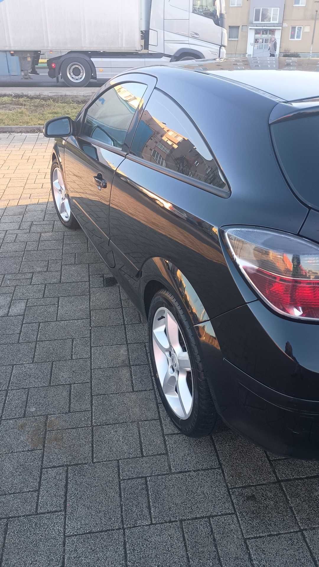 Vând Opel Astra GTC DIESEL