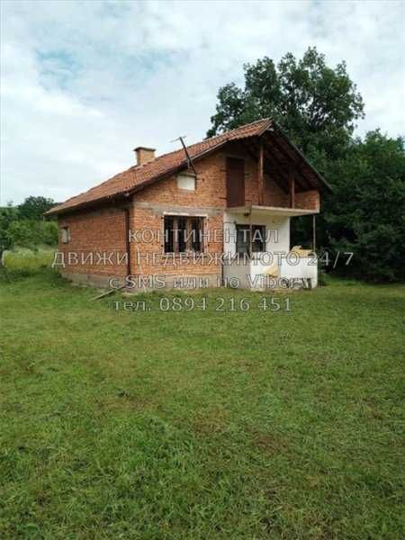 КОДг 16046. Двуетажна тухлена вила 60м2 с двор 600м2 в алпийски стил
