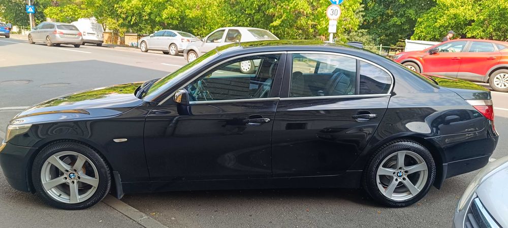 Vând BMW 525, iunie 2005, 2495 cmc, 178 cp