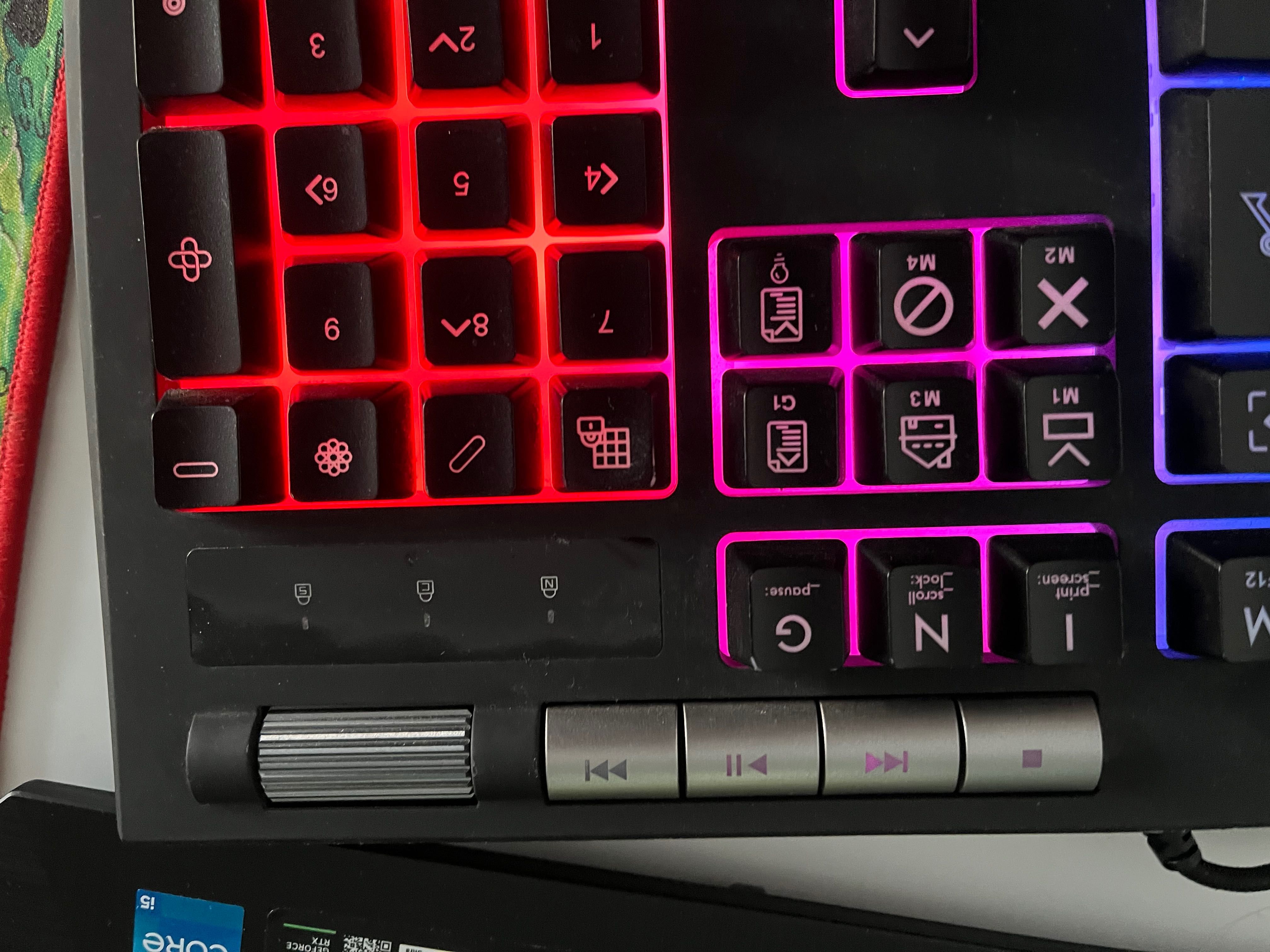 Tastatură aqirys Capella în stare ca noua