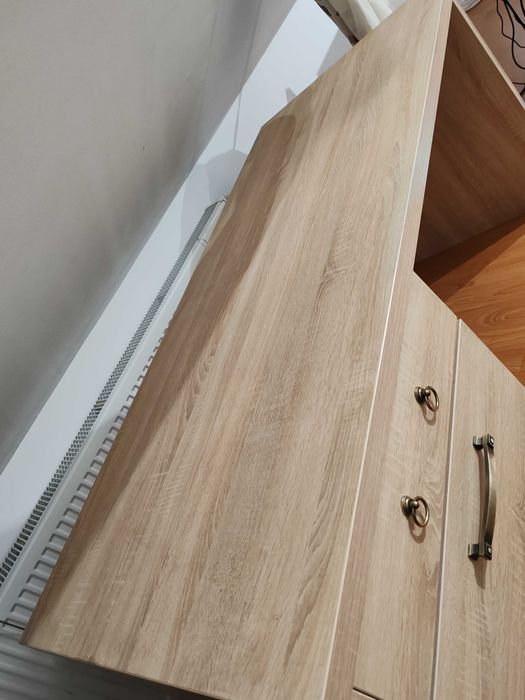 Vând birou masiv făcut la comanda