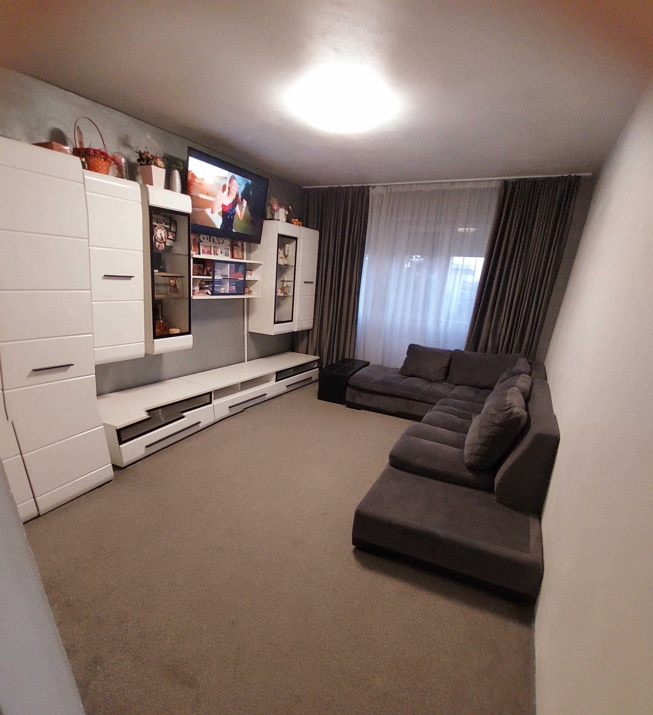 Vand apartament 3 camere