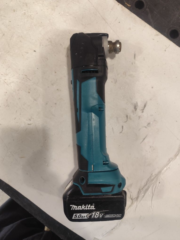 Акумулаторен мултиинструмент Макита Makita DTM51 + 5 Ah