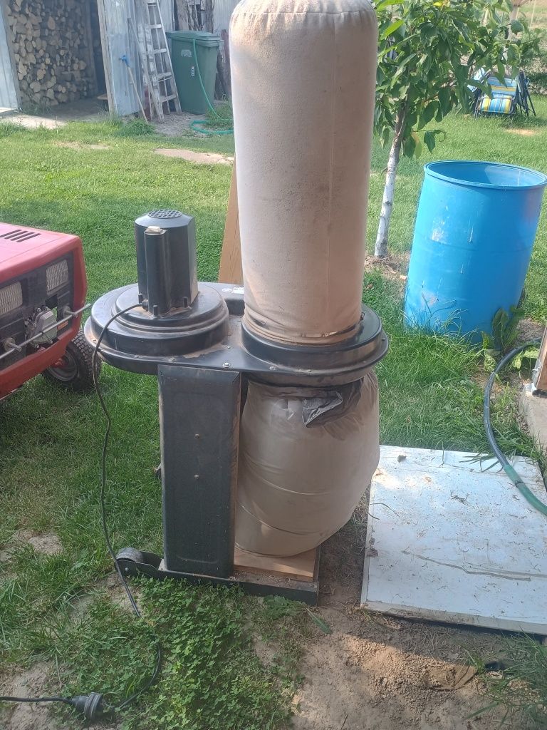 Aspirator de praf