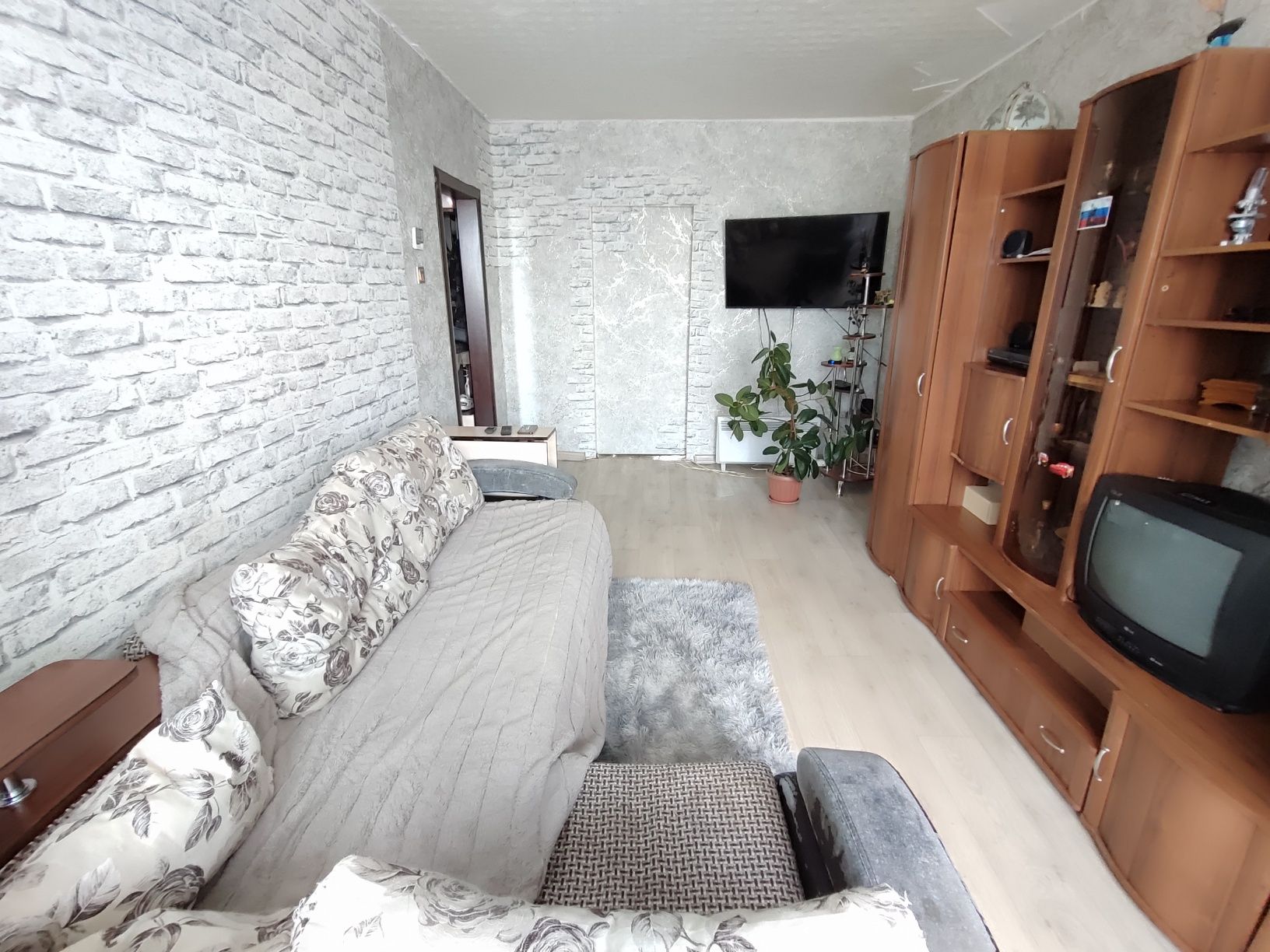 Продается 2-комн (9-11, 5 эт)