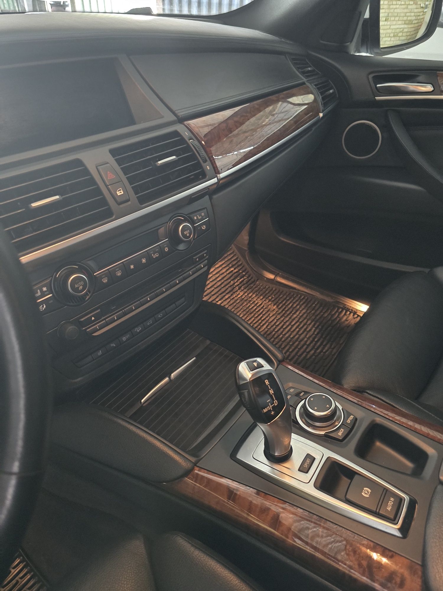 BMW X6 4.4 лик сотилади