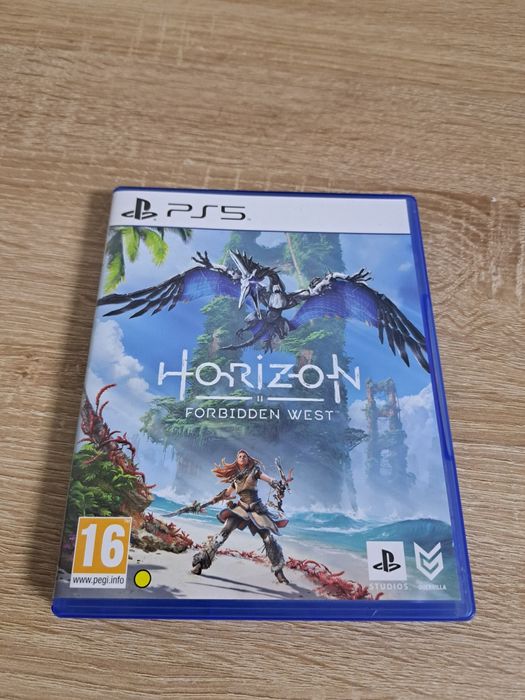 продаётся диск на пс 5 forbidden west, продаю только в уральске