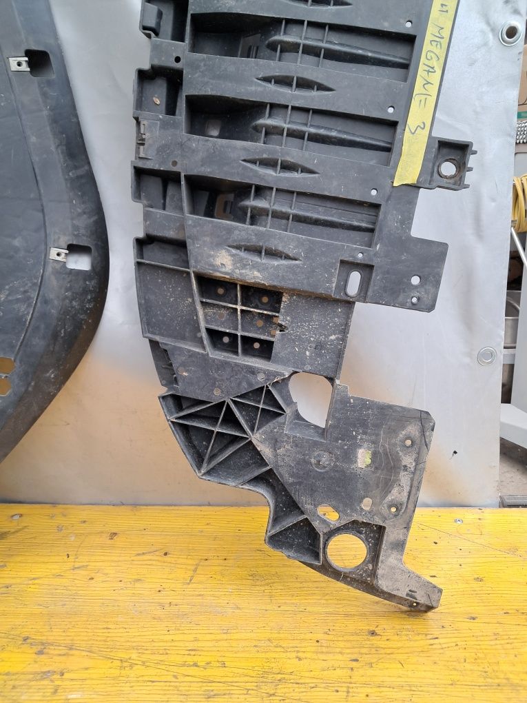 Кора броня лайсна под двигател Ford S-Max Seat Ateca  Renault Megane 3