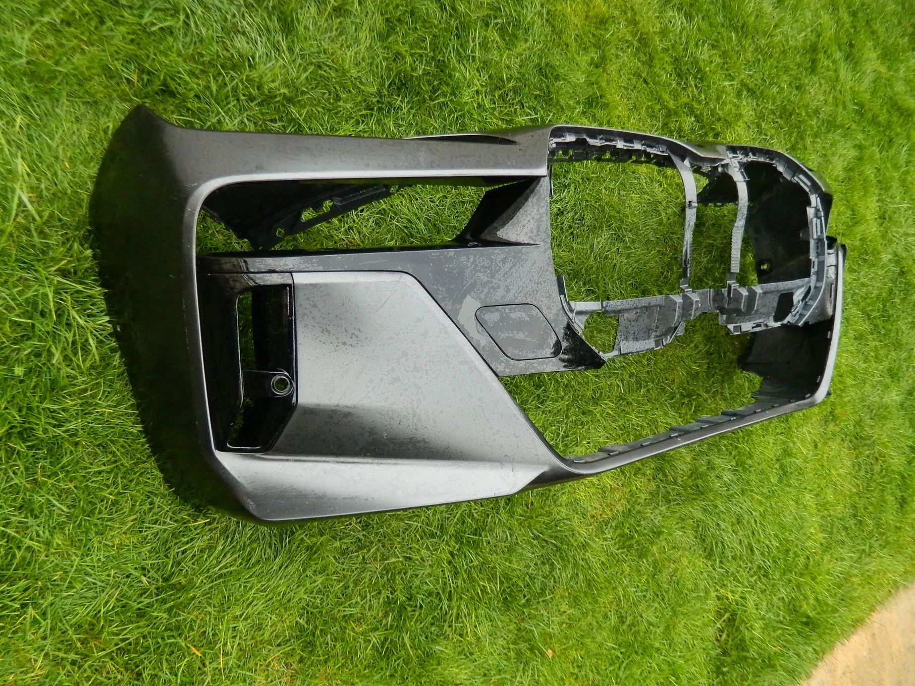 Bara fata BMW seria 7 , i7 , G70 M-Pachet cod 51118081544