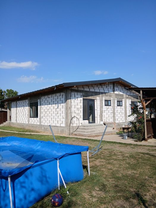 Vand Casă în Comuna Mischii Judetul Dolj la 5 km din centura Craiovei