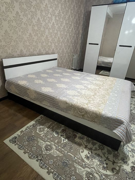 Кровать с матрасом