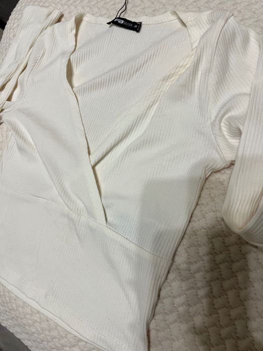 Блуза гол гръб bershka