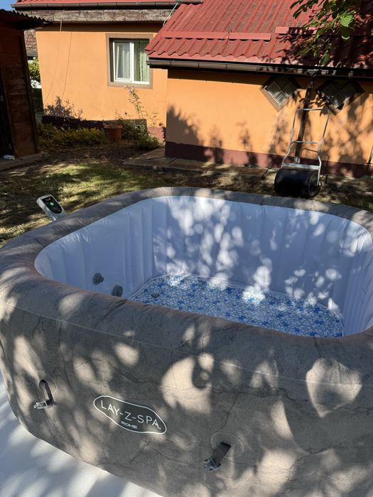 Jacuzzi gonflabil Bestway Lay Z Rome Smart Spa