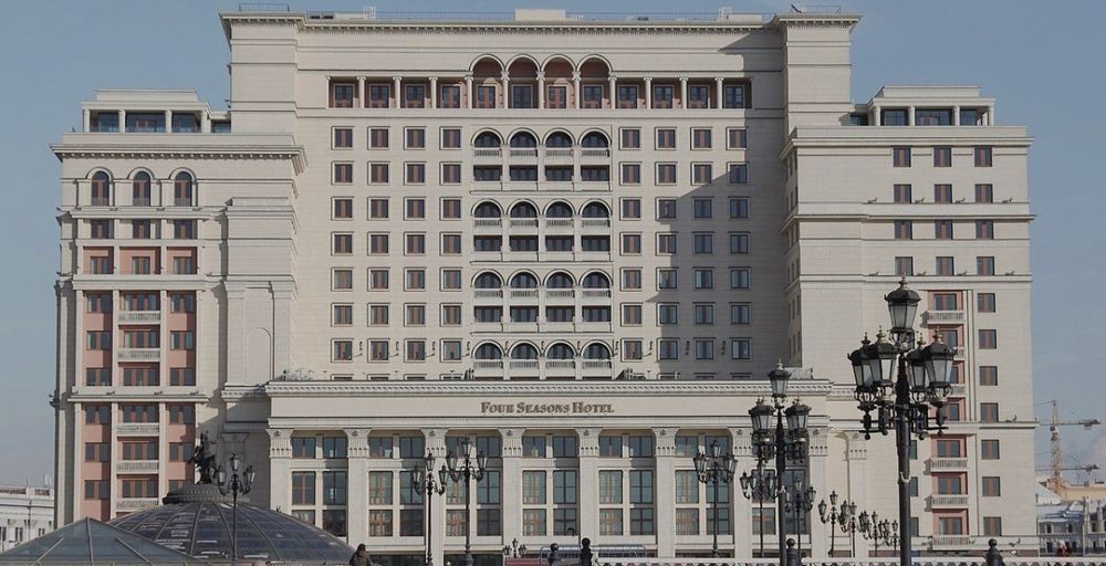 Продается земля 14 соток Не доезжая Хамза метро вторая линия