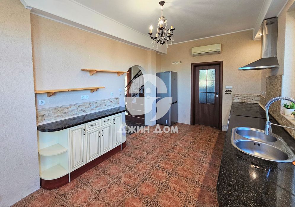 Продава се Къща в Каблешково - 250 кв.м за 900 €/кв.м - Снимка #8