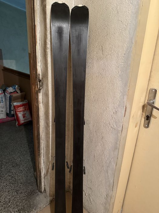 Продавам ски Саломон 165 см.