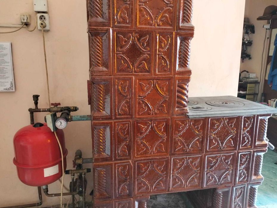 Vând sobă teracotă cu plită