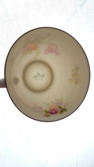 Сервиз Rosenthal - модел Balmoral, 30-те

Фин, тънък, лек и прозрачен