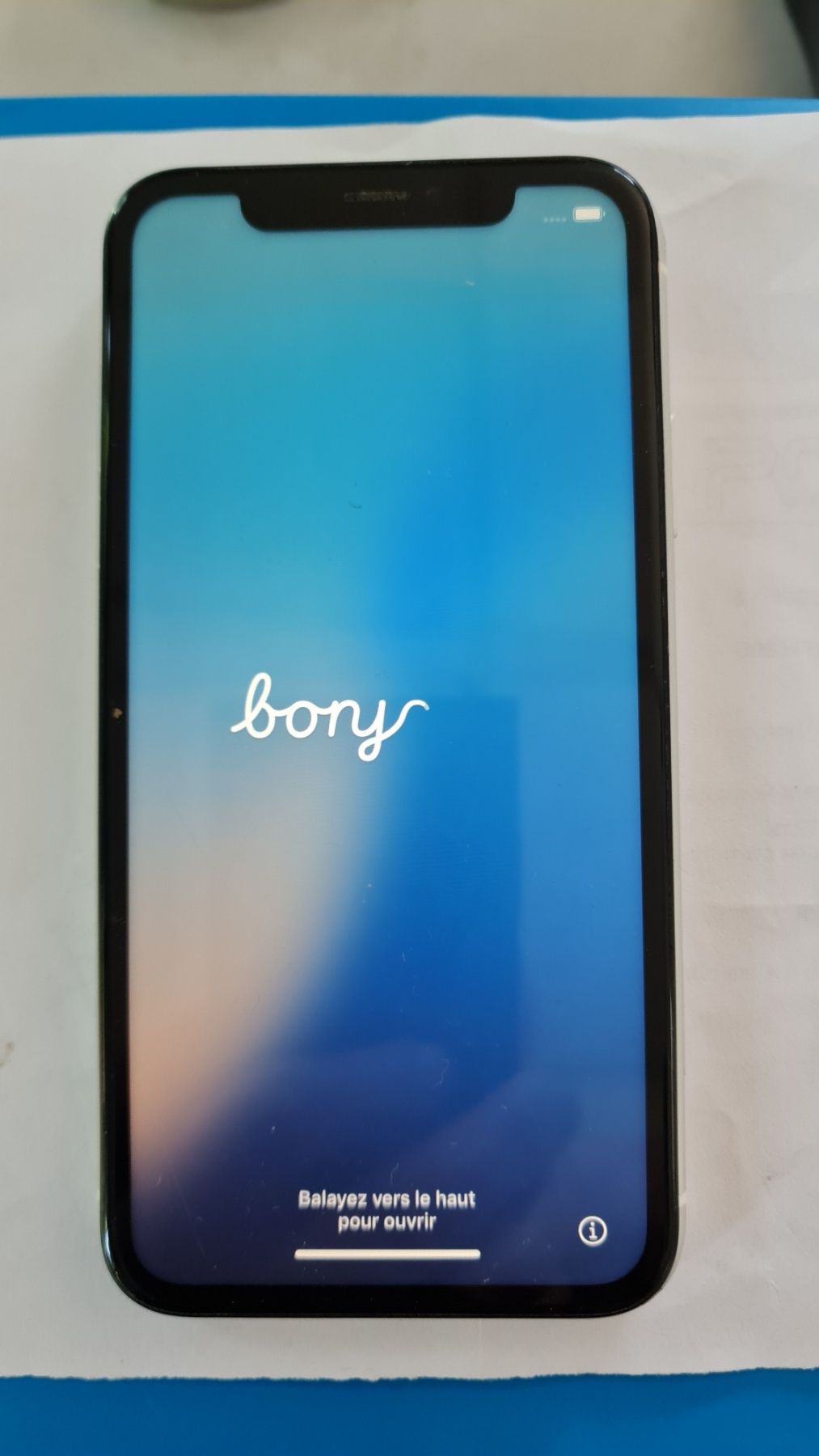 iPhone XR Дисплей + Оборудван заден капак .