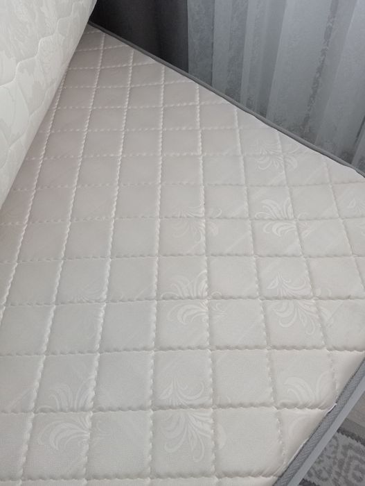 Продам кровать .