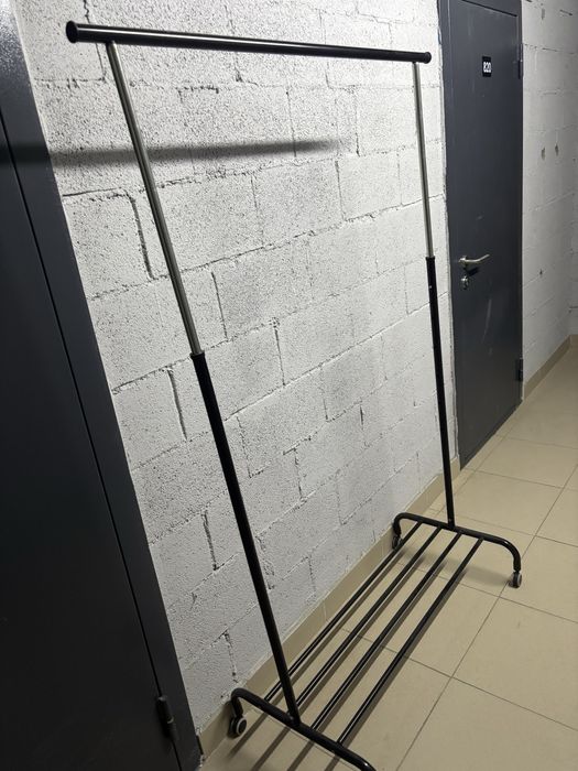 Продам напольную вешалку