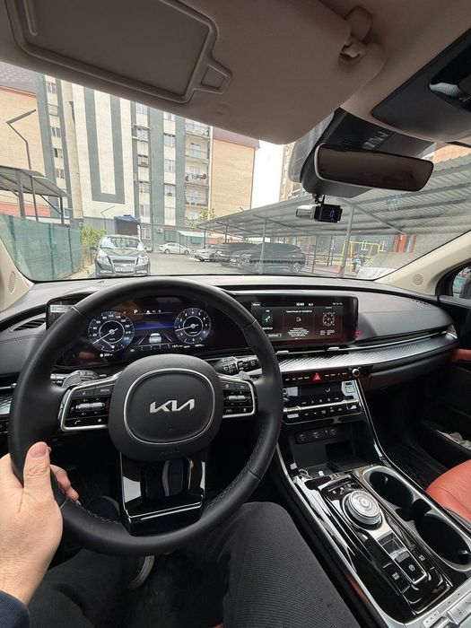 Kia karnival sotiladi