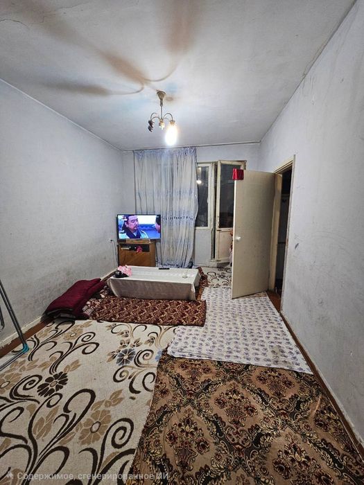 Метро Буюк ипак йули  Максим Горький  художников