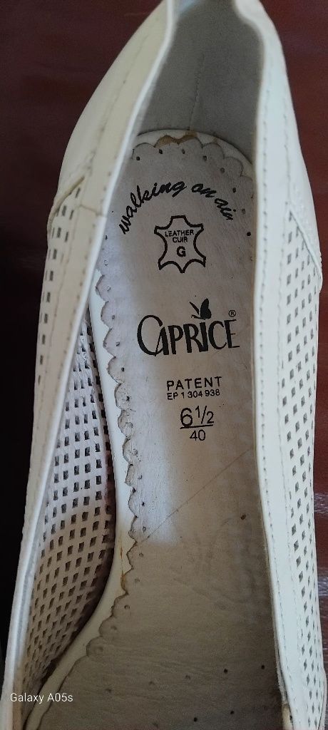 Vând pantofi piele