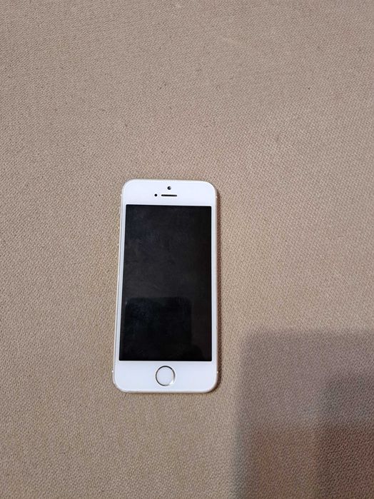 iphone 5s + кейсове подарък