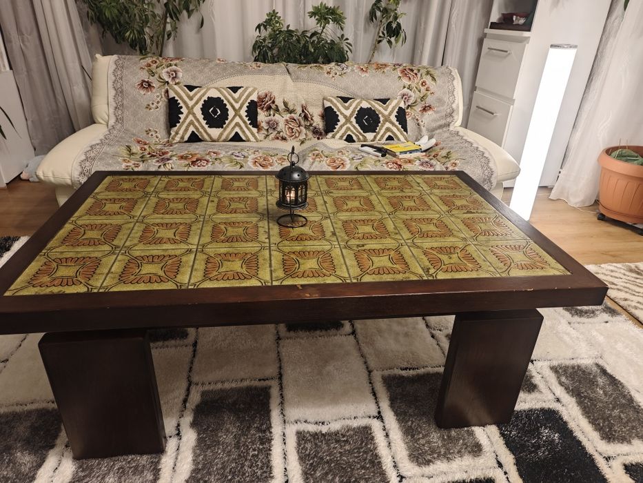 Masuță de living, model Art Deco, stejar masiv, stare excelentă