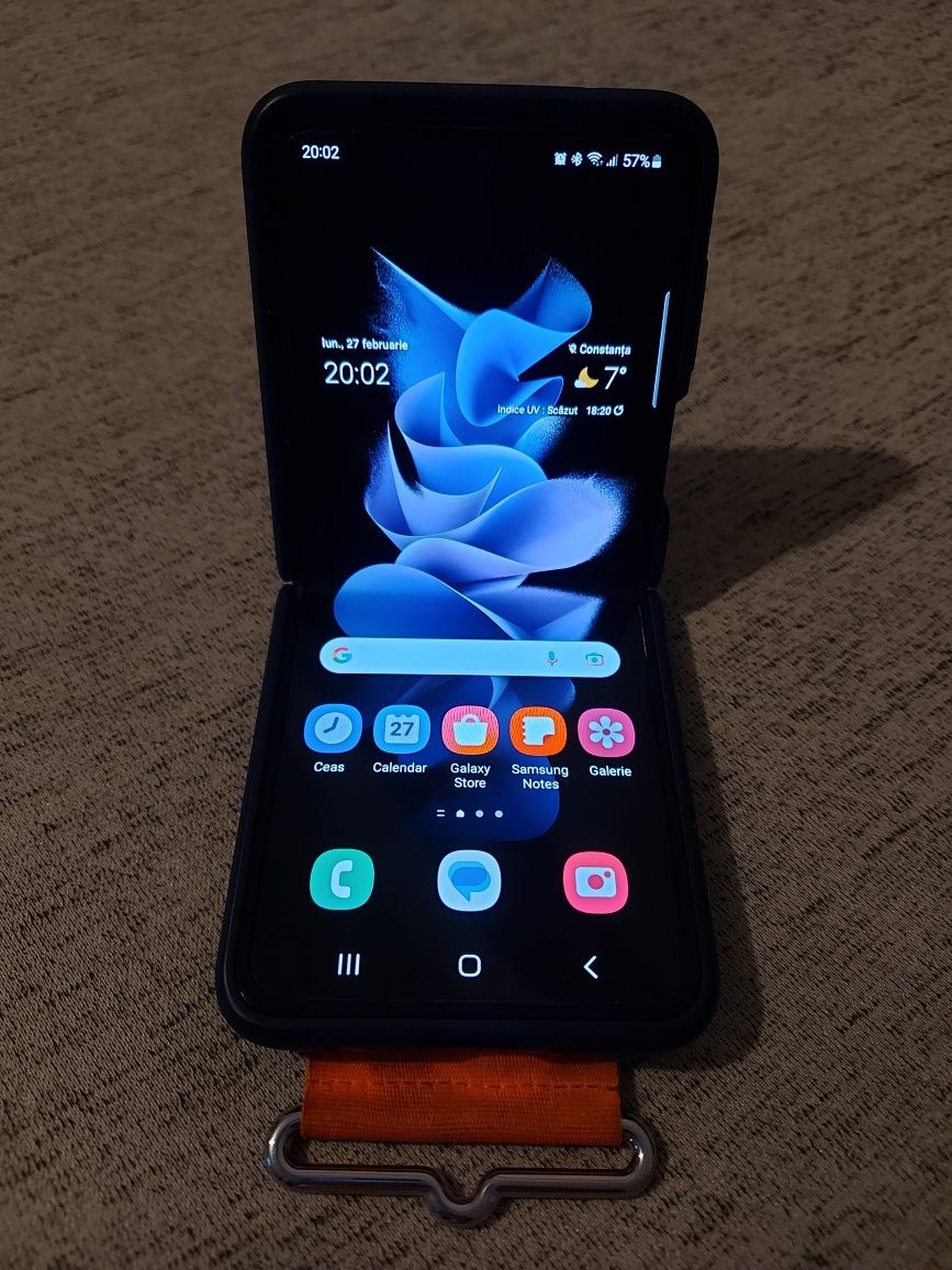 Telefon mobil Samsung Galaxy Z Flip3, 8GB