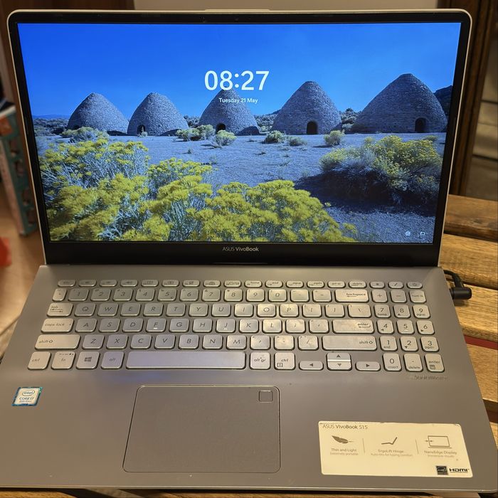 ASUS VivoBook S15 - i7, 8GB RAM, 256GB SSD - Windows 11 Pro