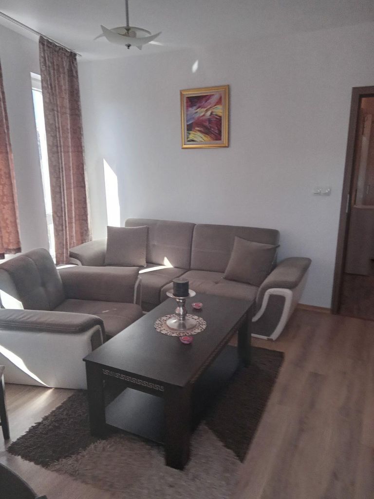 Дава се под наем Двустаен апартамент в Пловдив, Кършияка - 55 кв.м за 500 € - Снимка #1