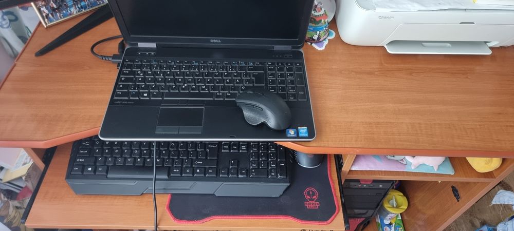 Vand birou culoarea ciresului