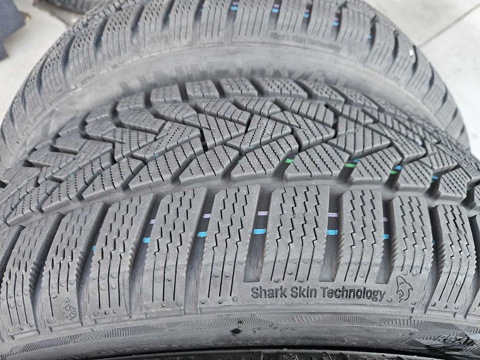 4бр. 205/60 R16 зимни UNIROYAL 8мм